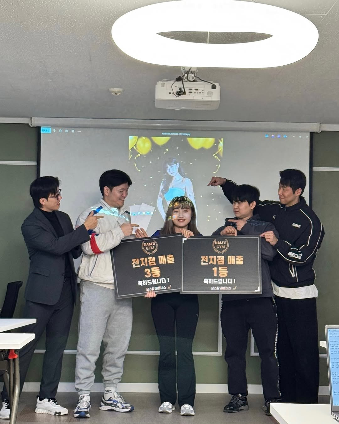 euntti_pt 게시물 이미지: 10월, 12월, 2월 전지점 “월 매출 ” 1등🏆
(12,1,2월) 총 ”1분기“...
