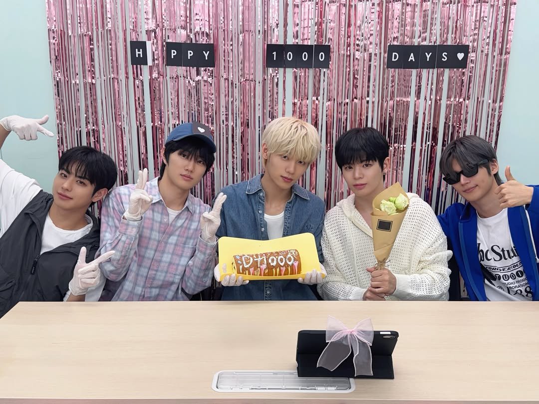 evnne_official 게시물 이미지: [📸] EVNNE DEBUT 1000 DAYS🎂
 엔브들과 함께한 1000일...