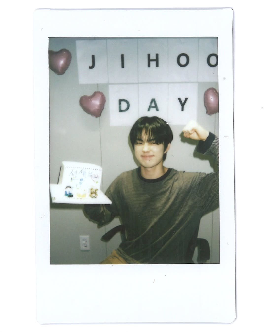 evnne_official 게시물 이미지: [📸]
❤️HAPPY JIHOO DAY❤️

하루종일 지후시
엔브들 덕분에 행복했던...