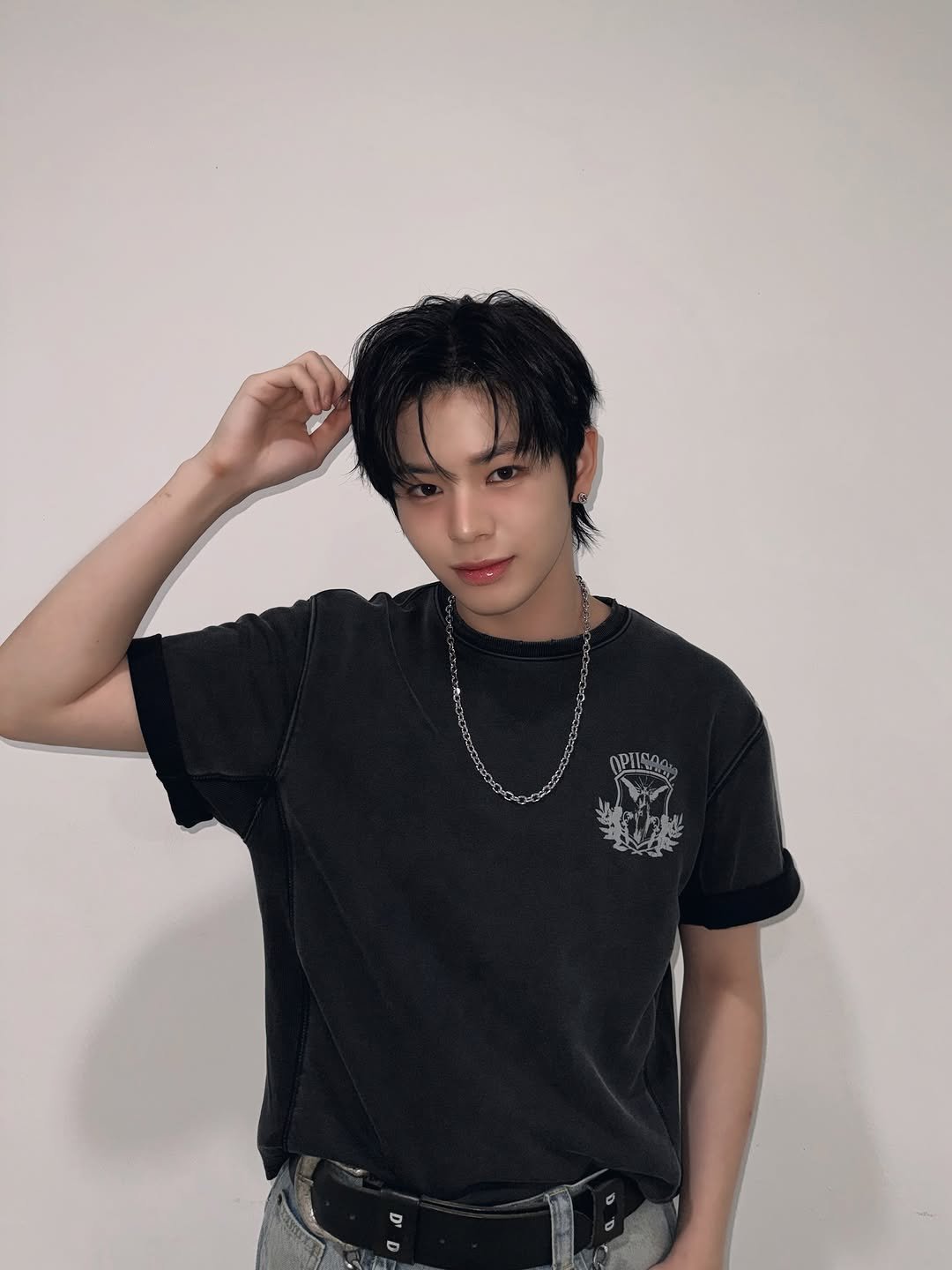 evnne_official 게시물 이미지: ☀️🖤🎉

#EVNNE #이븐
#문정현 #MUNJUNGHYUN