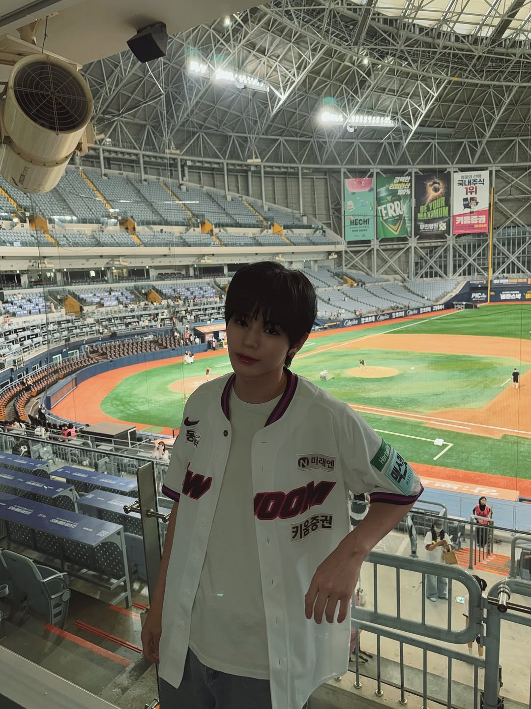 evnne_official 게시물 이미지: ⚾️❤️🌙

#EVNNE #이븐
#문정현 #MUNJUNGHYUN