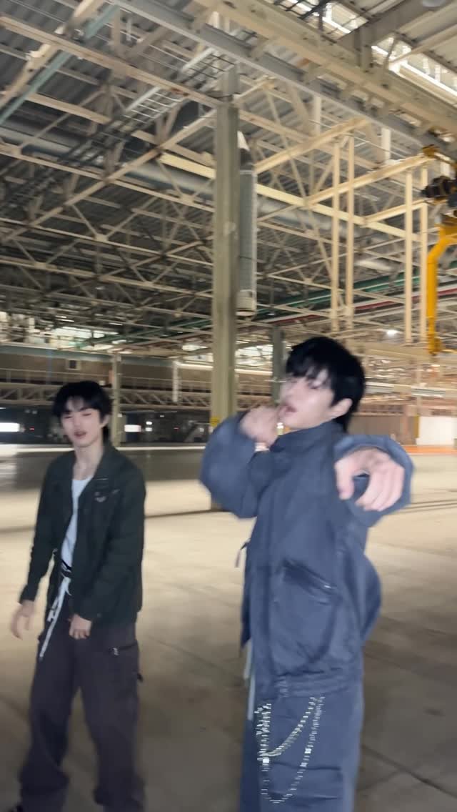 evnne_official 게시물 이미지: 뱉어 막내즈 ver.
 
#EVNNE 
#문정현 #MUNJUNGHYUN
#박지후 #PARKJIHOO