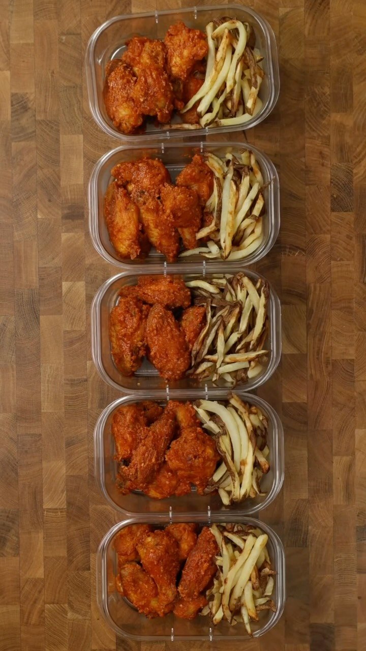 exercise4cheatmeals 게시물 이미지: Buffalo Wing Meal Prep 🍗

This is 1 of 180...