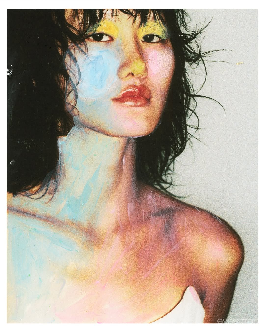 Photo by eyesmag 아이즈매거진 on April 23, 2026. May be an image of one or more people, makeup, hair and text.