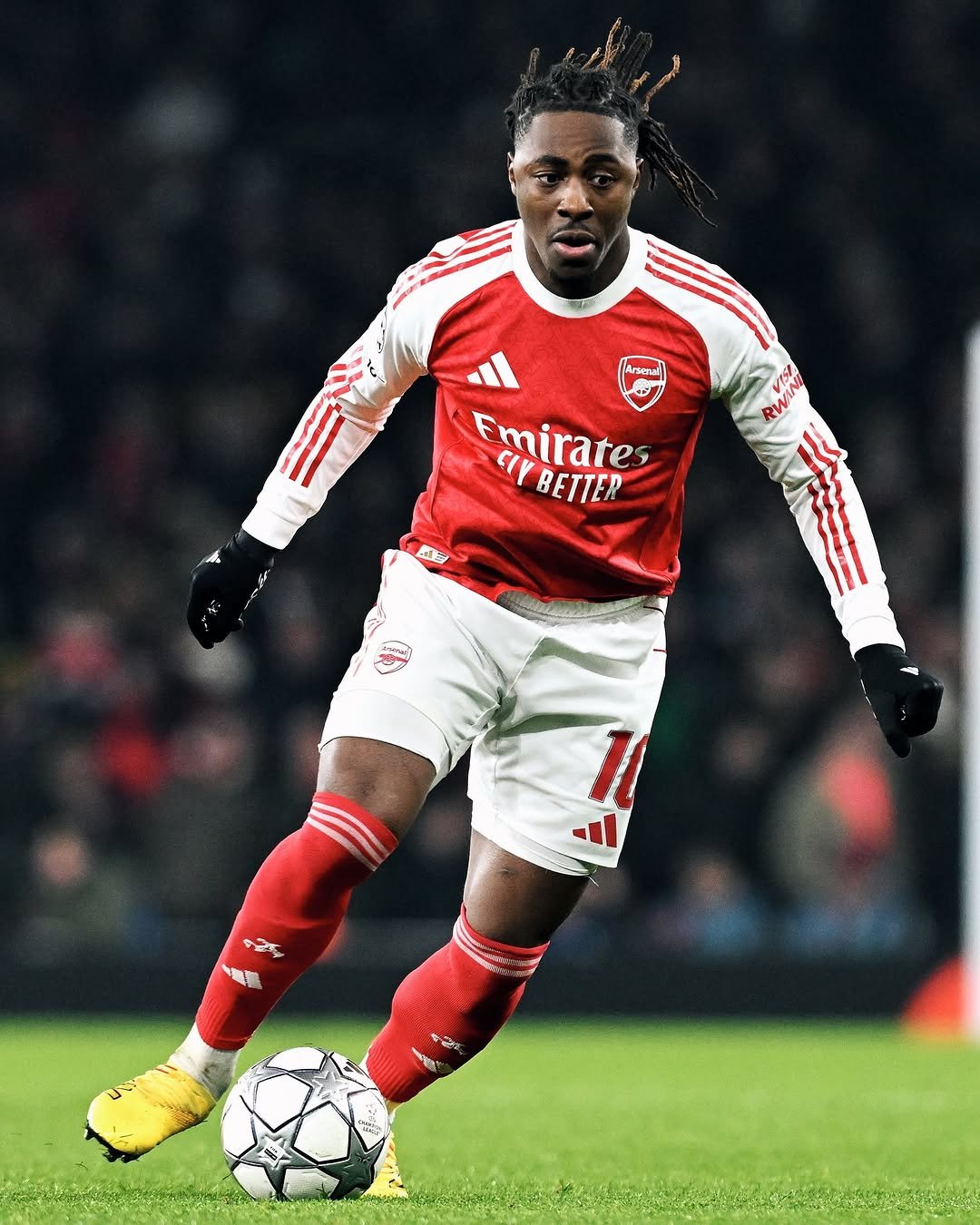 Photo shared by Ebere Eze on January 29, 2026 tagging @newbalancefootball. May be an image of ‎football, soccer, stadium and ‎text that says '‎Arsensi Emirates αιν BETTER یي‎'‎‎.