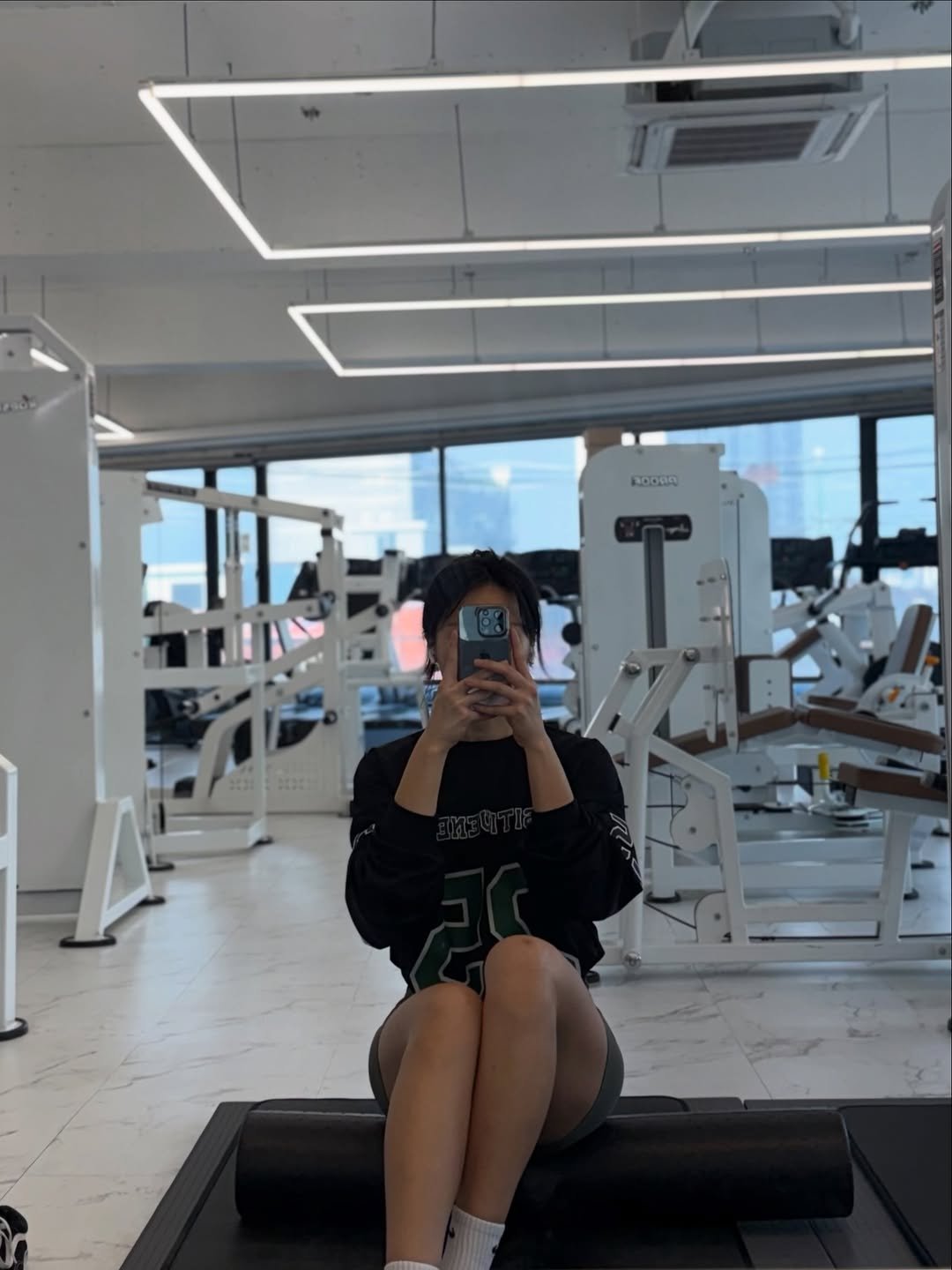 f.it__ryang 게시물 이미지: 오늘은 등운동 했는데
저번에 한 하체운동 올리기 키키
이번에도 스쿼트 막셋은...