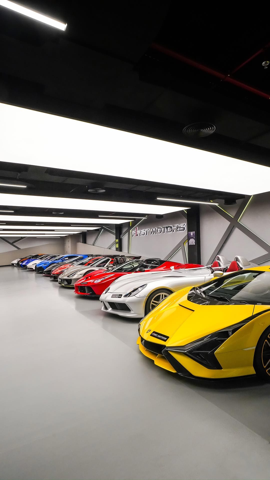 f1rstmotors 게시물 이미지: 𝐋𝐞𝐚𝐠𝐮𝐞 𝐨𝐟 𝐋𝐞𝐠𝐞𝐧𝐝𝐬

𝐂𝐚𝐧 𝐲𝐨𝐮 𝐭𝐞𝐥𝐥 𝐥𝐢𝐠𝐡𝐭𝐬 𝐨𝐟...