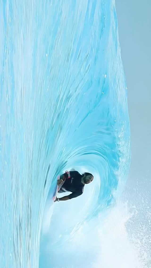 fabioaquinooficial 게시물 이미지: 2025 Recap part 2 

I’ve been surfing since I...