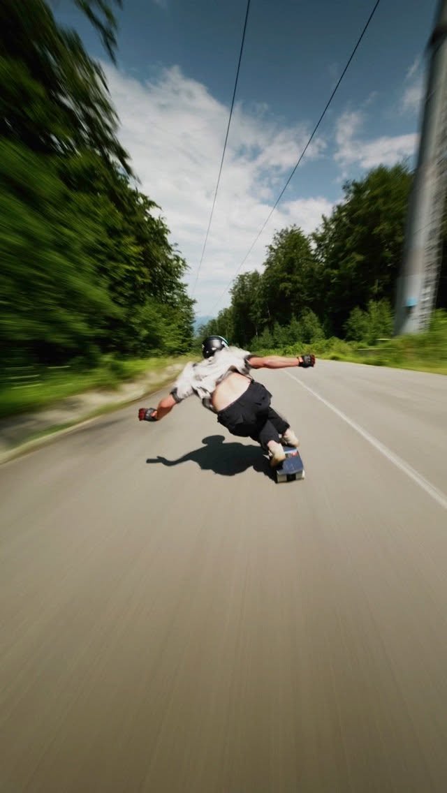 fabiominnig 게시물 이미지: 116kmh on this road is just something insane,...