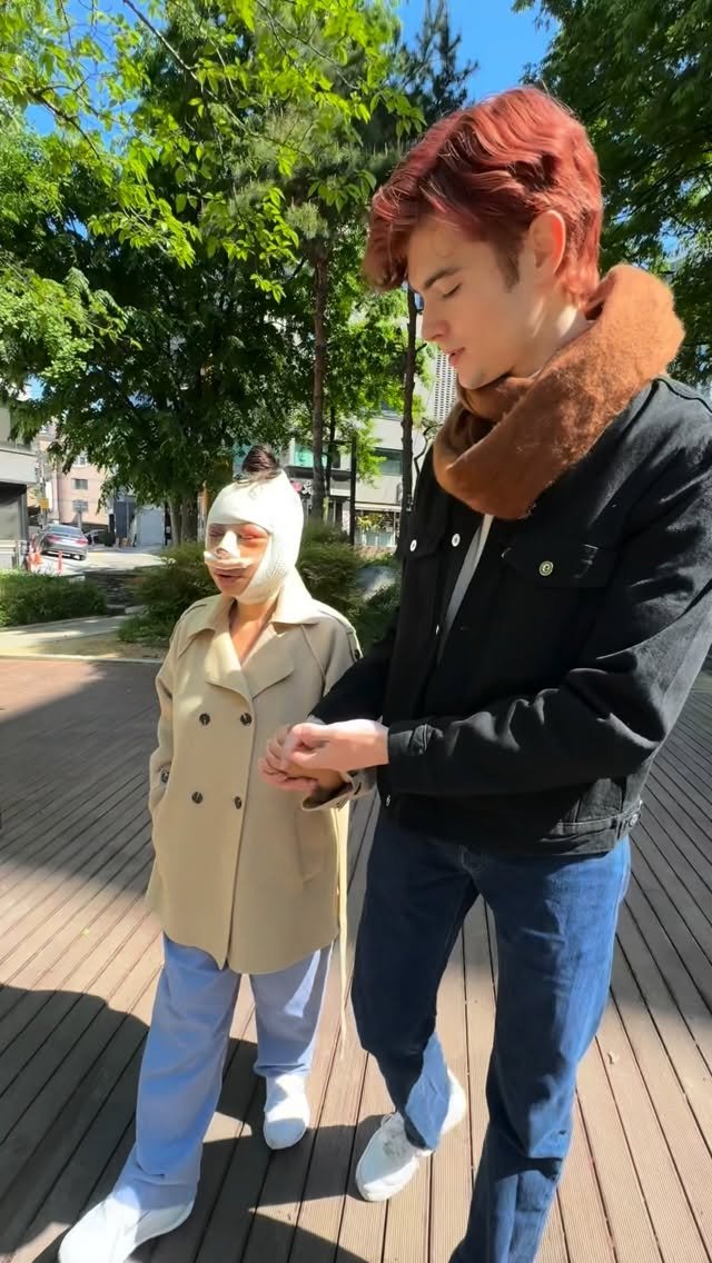 fabulorus 게시물 이미지: Pugun’s feeling better. She still can’t see...