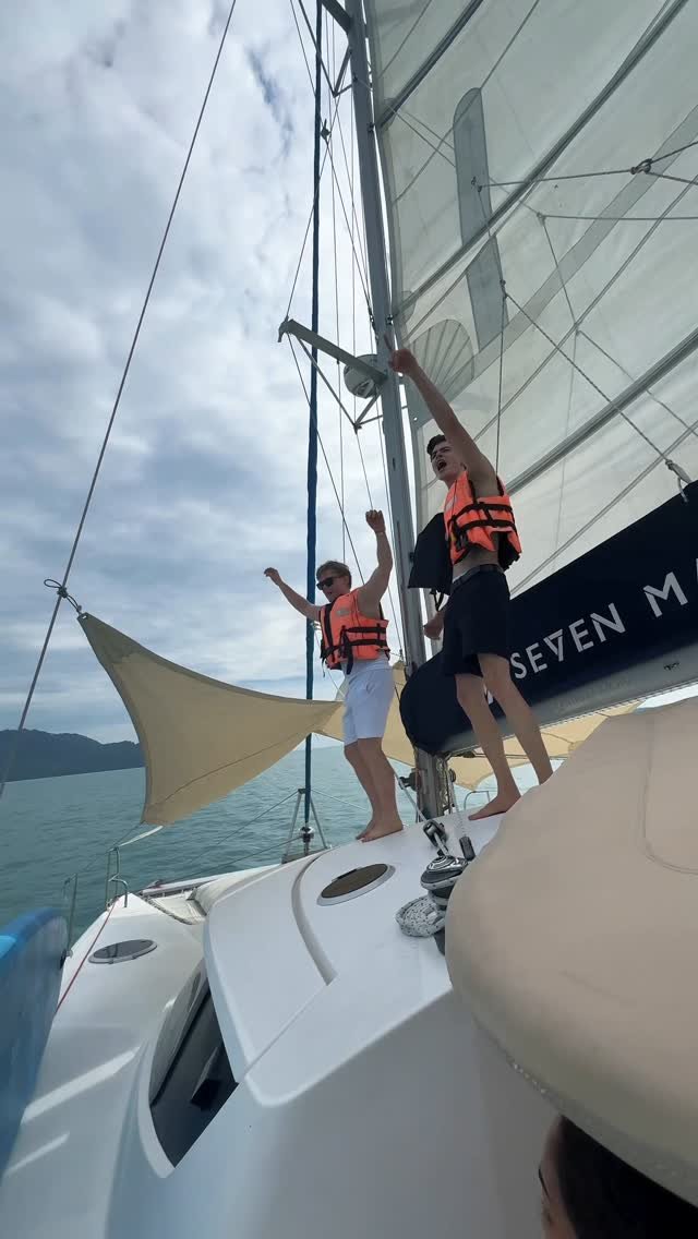 fabulorus 게시물 이미지: No way my brother proposed on a Yacht 💍🛥️