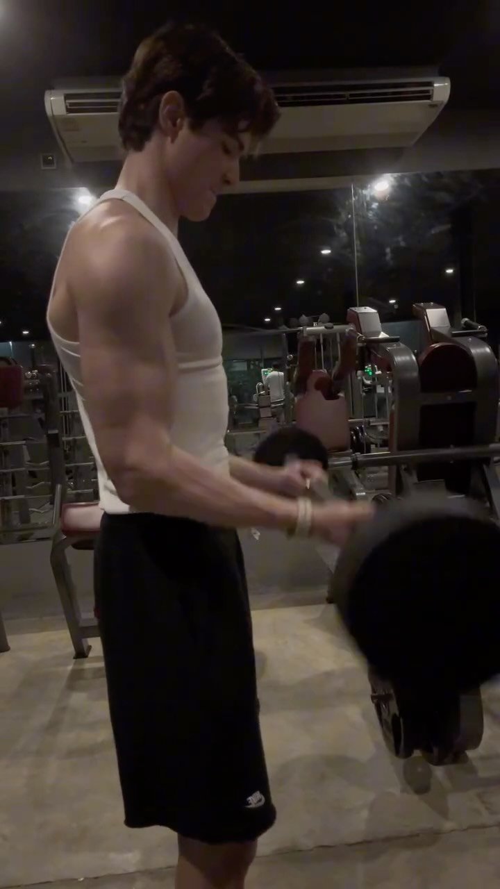 fabulorus 게시물 이미지: Almost died at the gym… my wife’s Thai food...