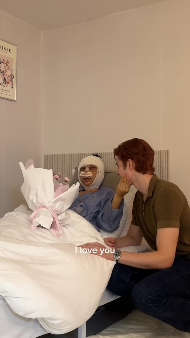 fabulorus 게시물 이미지: She saw them for the first time after 3 days...