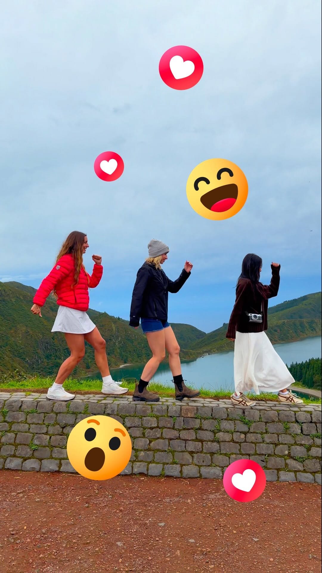 facebook 게시물 이미지: “Traveling with friends is my favorite thing...