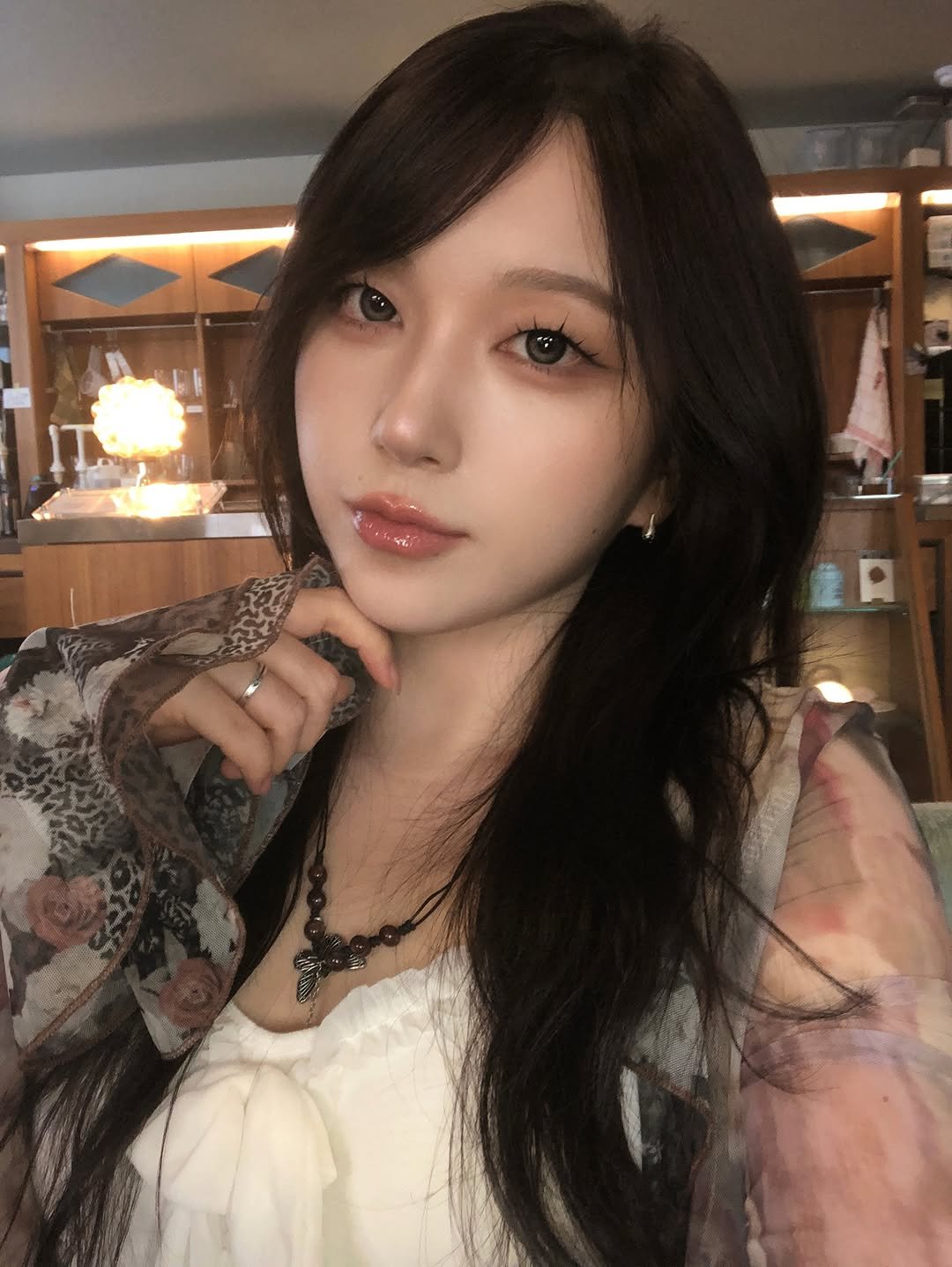 Photo by 동화 on October 09, 2025. May be a selfie of 1 person, hair and text.