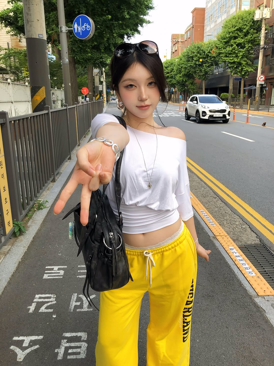 fairy_t1e 게시물 이미지: @beautycam.kr 여름을 더 선명하게 보내는 법☀️

분위기 + 여름 특유의...