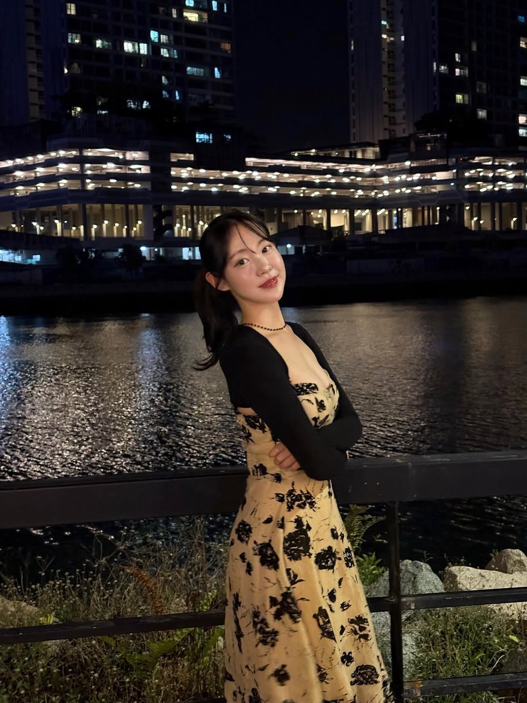 Photo by 묘정🐰 on February 21, 2026. May be an image of night and text.