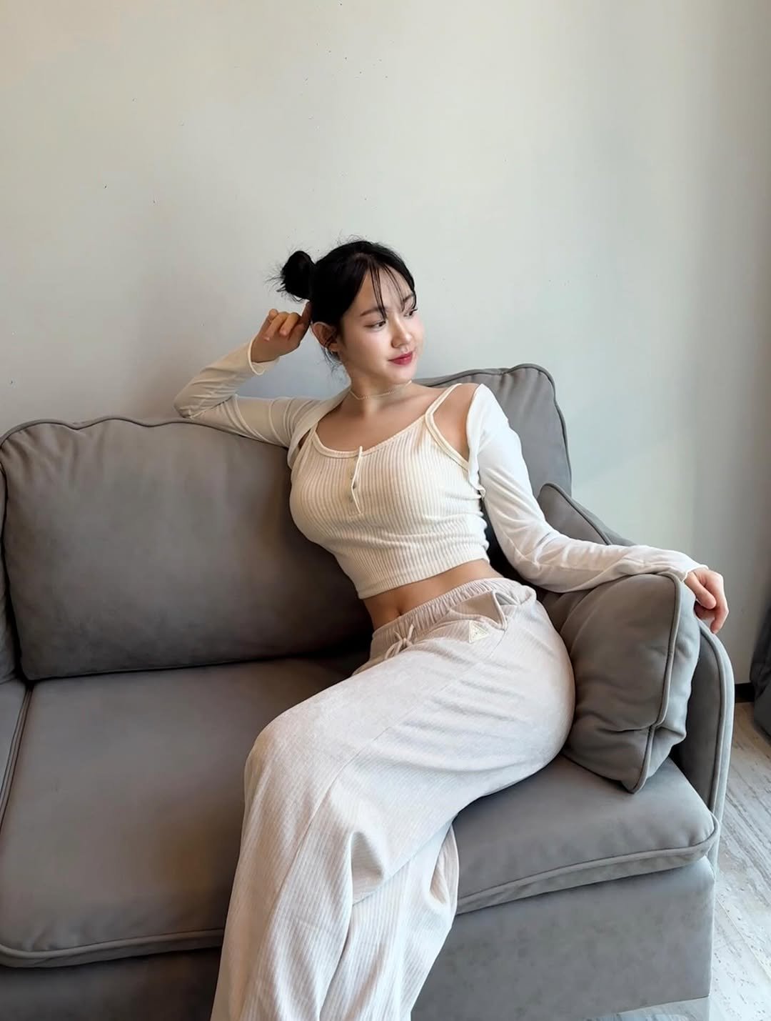 Photo shared by 묘정🐰 on February 08, 2026 tagging @guessunderwear.kr. May be an image of one or more people, hair, sleepwear, dress and text.