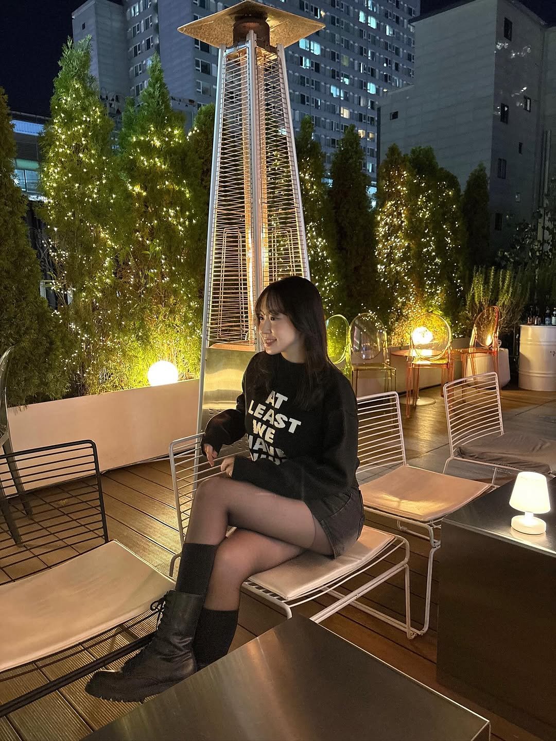 Photo by 묘정🐰 on November 03, 2025. May be an image of Tokyo Tower, night, outdoors and text.