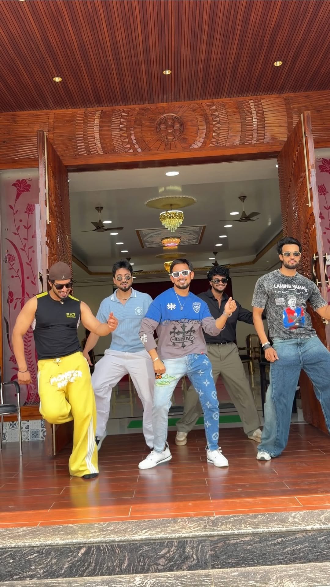 faizbaloch_07 게시물 이미지: Viral trend with my viral boyzzz!! #trending...