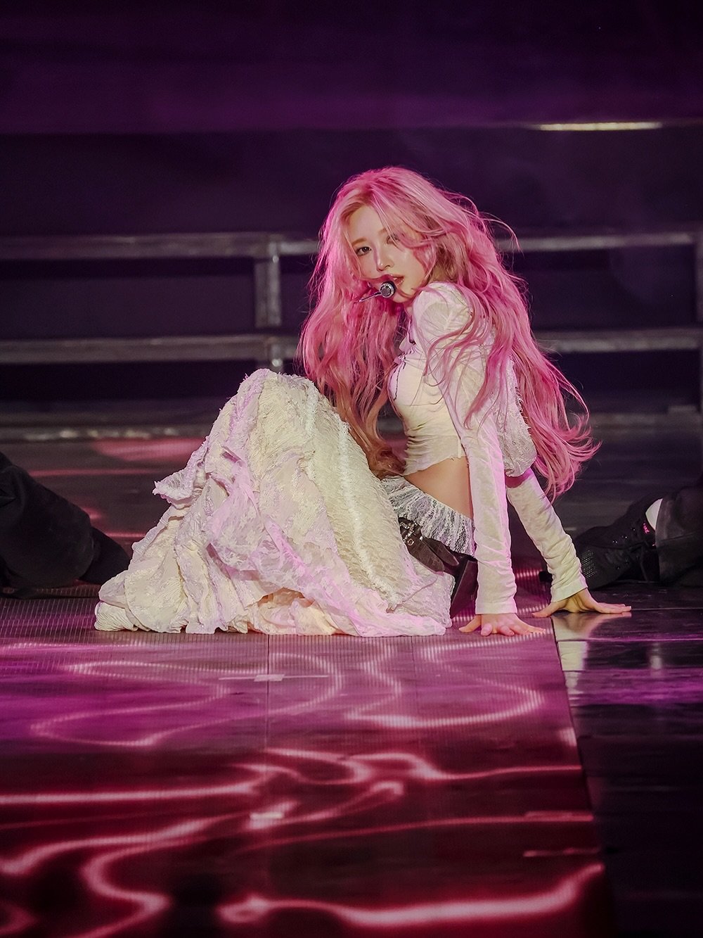 Photo by 가을 GAEUL on November 04, 2025.