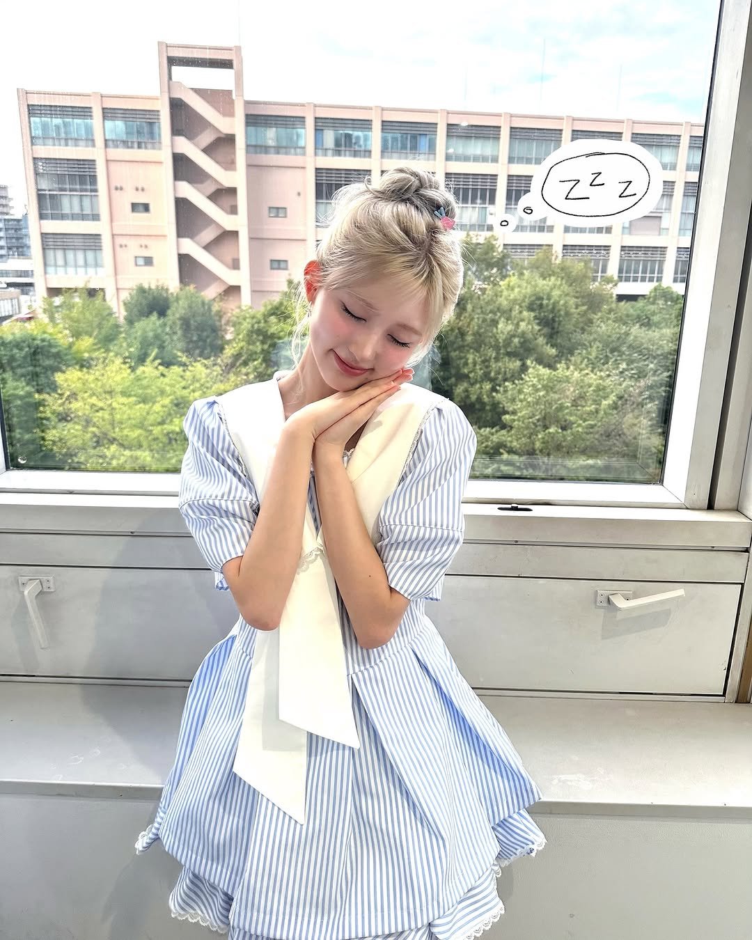 Photo by 가을 GAEUL on October 02, 2025. May be an image of 1 person and child.