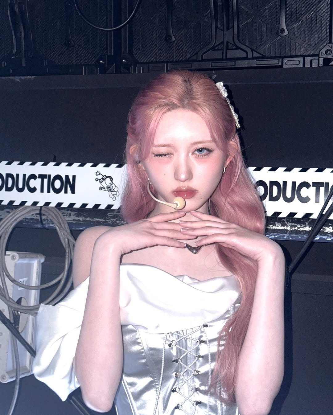 Photo by 가을 GAEUL on November 16, 2025. May be an image of text.