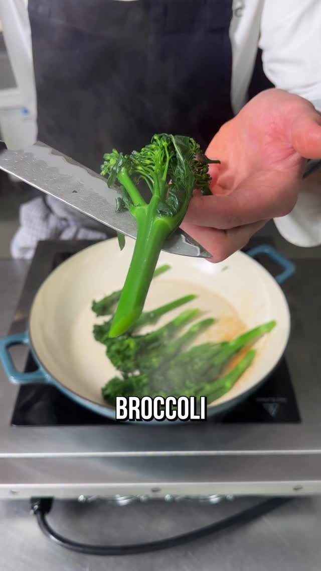 fallowchefs 게시물 이미지: This is how cook broccoli like a chef 🥦