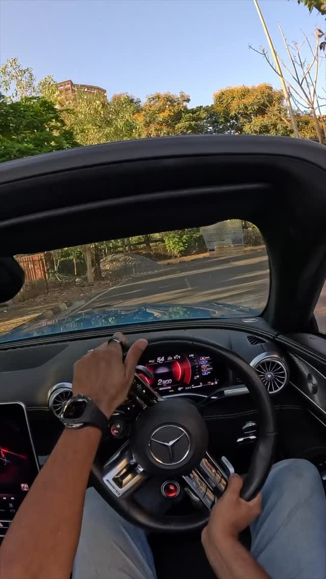 fasbeam 게시물 이미지: The Mercedes SL is in its 7th generation and...