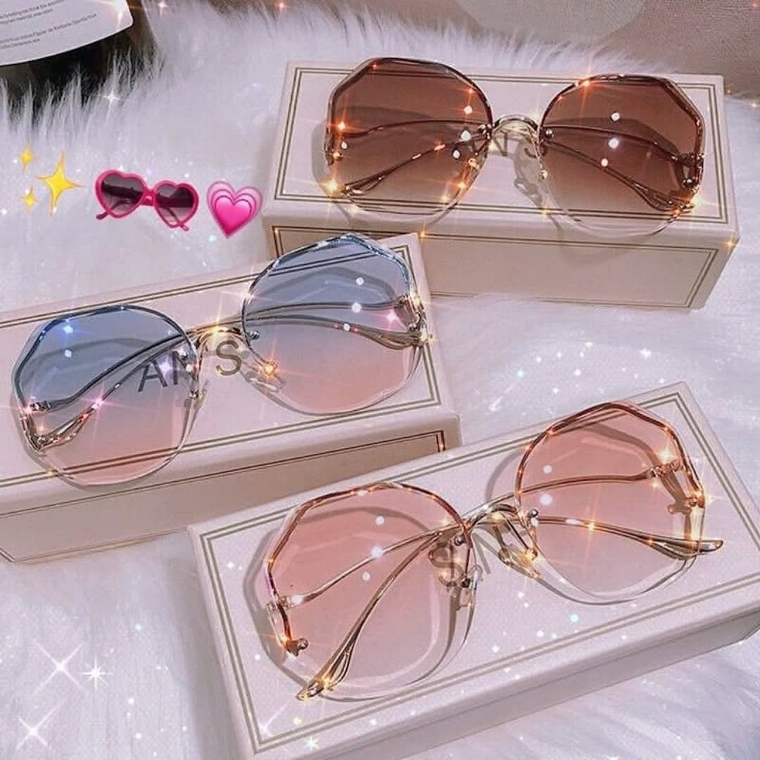 Photo by Fashion Explored on November 16, 2025. May be an image of sunglasses, glasses and text that says 'A ATYS'.