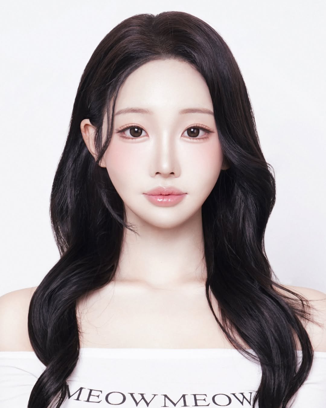 Photo shared by Fave on November 01, 2025 tagging @iiseoe, @favestudio_beauty, and @fave_studio. May be an image of one or more people, makeup, hair and text.