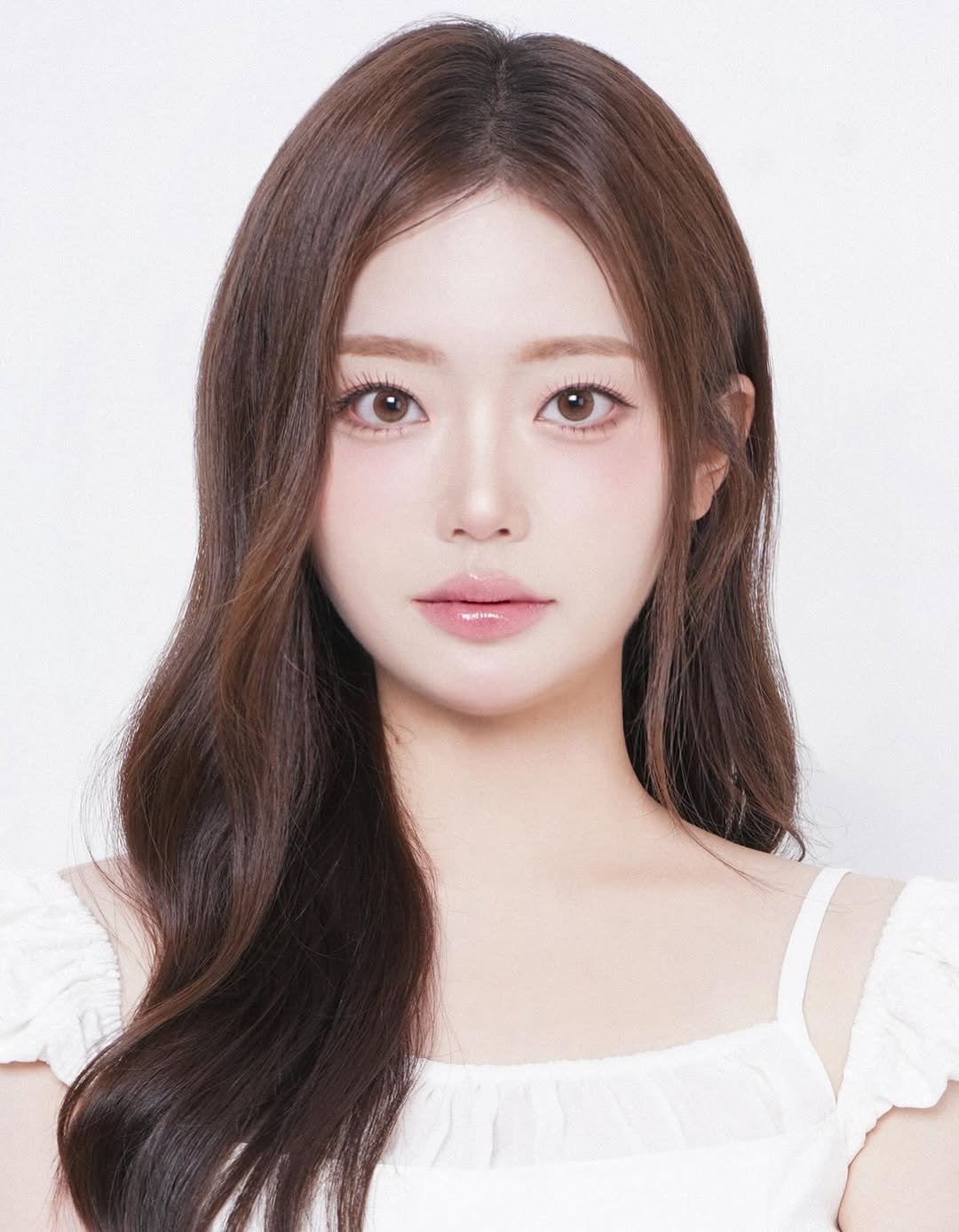 Photo shared by Fave on August 24, 2025 tagging @yeoll_aa, and @favestudio_beauty. May be an image of 1 person, hair and text.