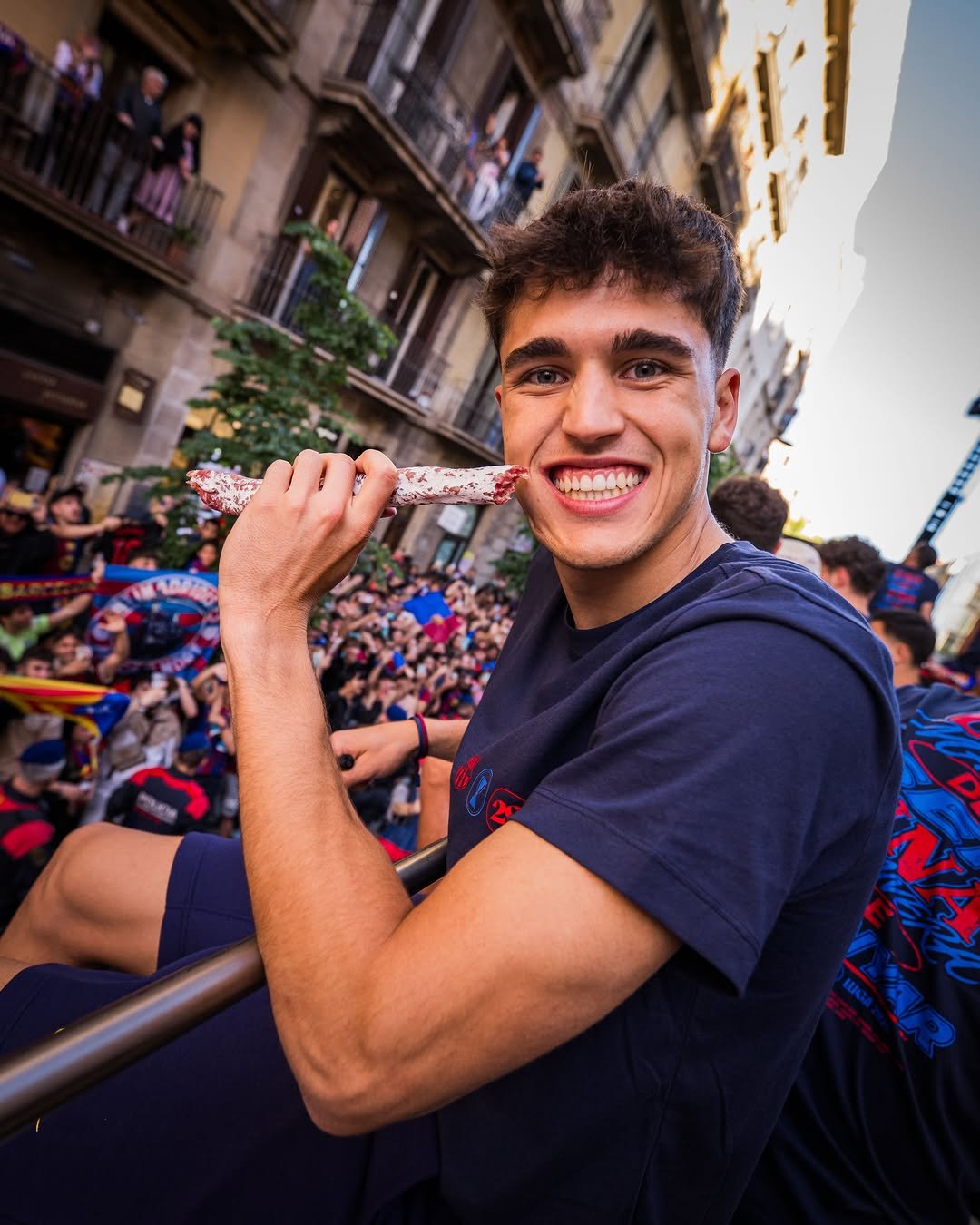 fcbarcelona 게시물 이미지: Hi ha res més català que això? 🙌

You just...