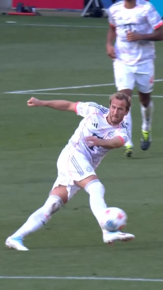 fcbayern 게시물 이미지: Perfect pass precision! 🎯👏 @harrykane