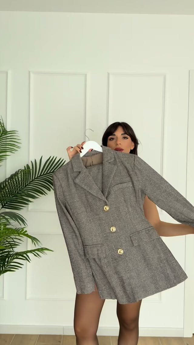 fede_rica_14 게시물 이미지: Two looks, two different vibes ✨
The first one...