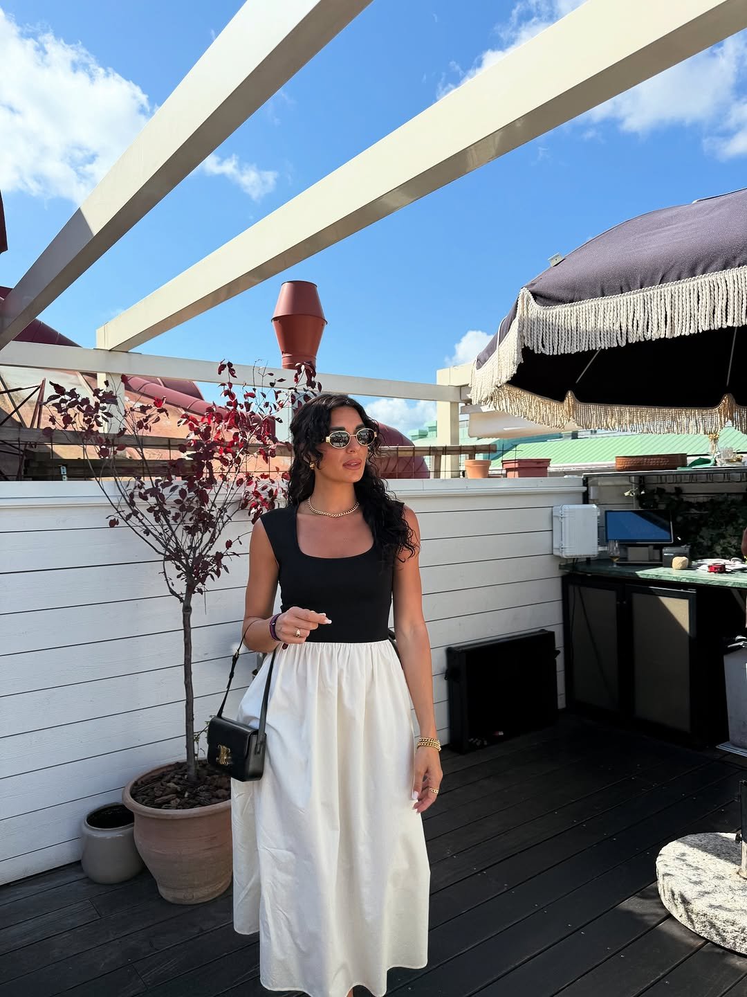 Photo shared by 𝓕𝓮𝓭𝓮𝓻𝓲𝓬𝓪 𝓛𝓾𝓬𝓲𝓯𝓸𝓻𝓪 on August 09, 2025 tagging @primark, and @celine. May be an image of 1 person, eyewear, skirt, sarong and text.