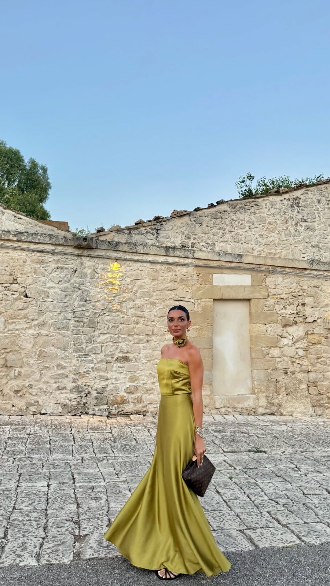 fede_rica_14 게시물 이미지: This dress… Yes or No? I’m obsessed 😍 
Questo...