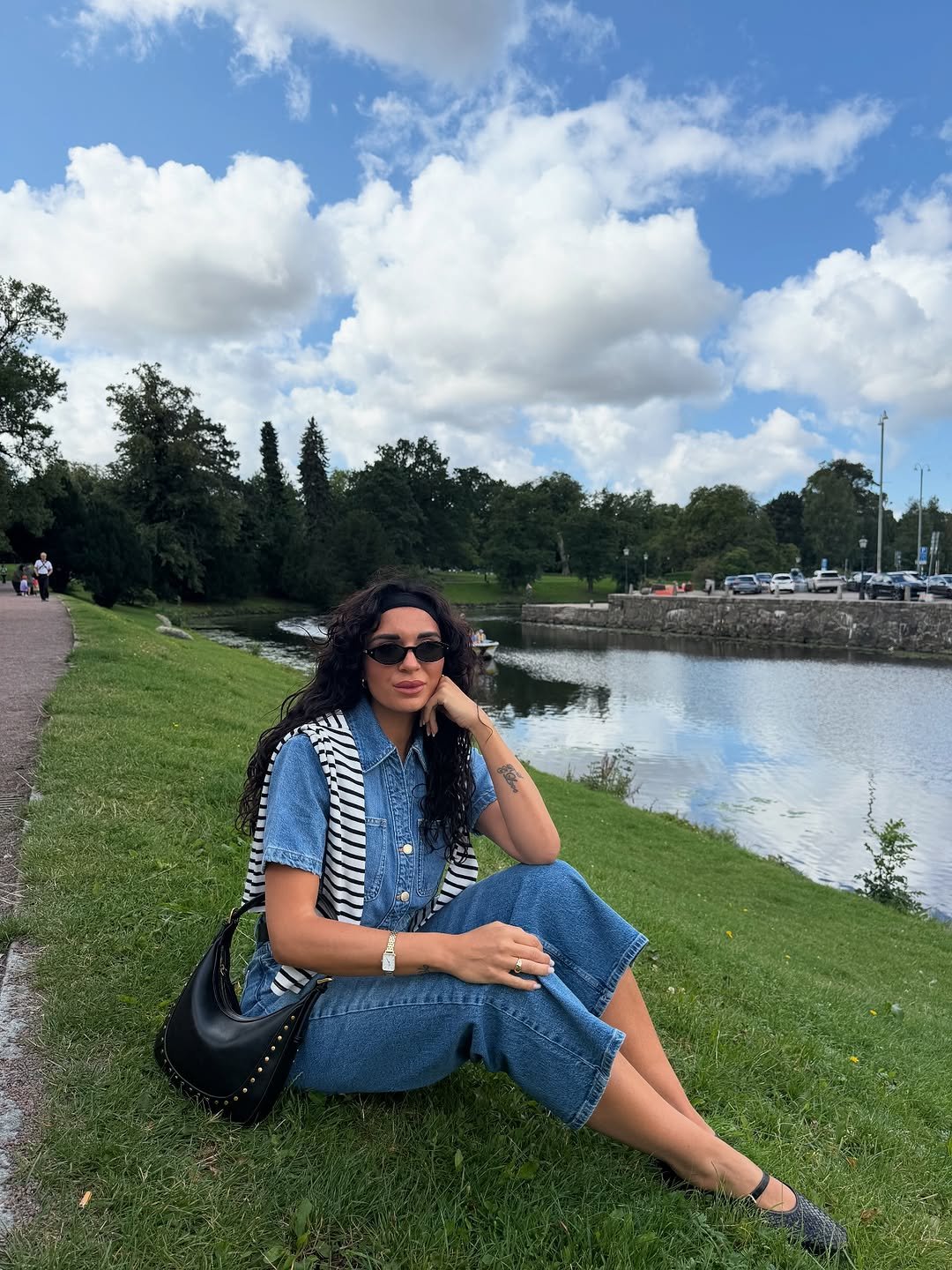 Photo shared by 𝓕𝓮𝓭𝓮𝓻𝓲𝓬𝓪 𝓛𝓾𝓬𝓲𝓯𝓸𝓻𝓪 on August 13, 2025 tagging @zara. May be an image of 3 people, outdoors and text.