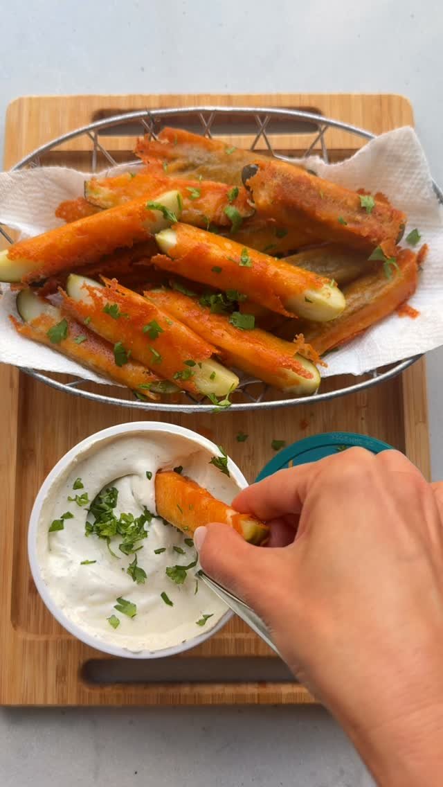 feelgoodfoodie 게시물 이미지: My twist on the Dill Pickle Roll-Up? Dipping...