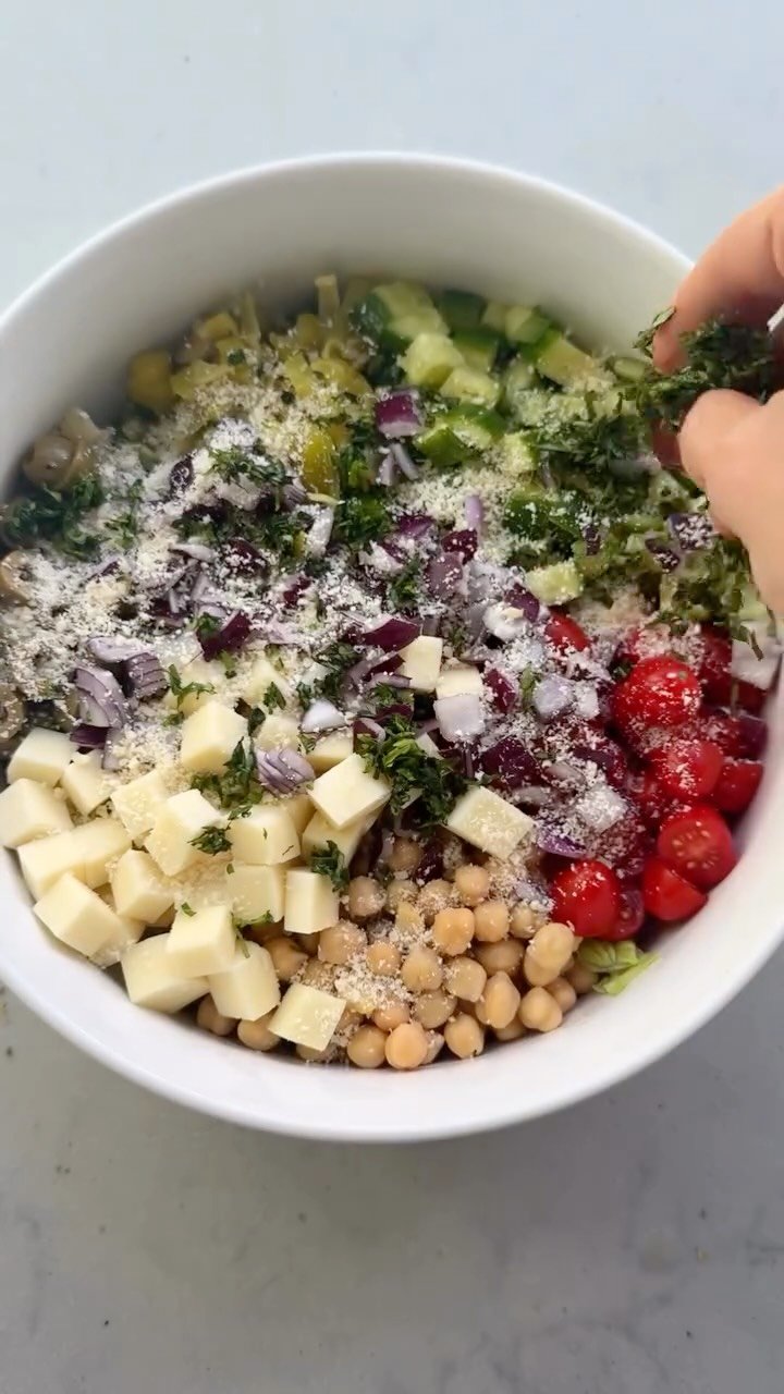 feelgoodfoodie 게시물 이미지: This Italian chopped salad is your answer to...