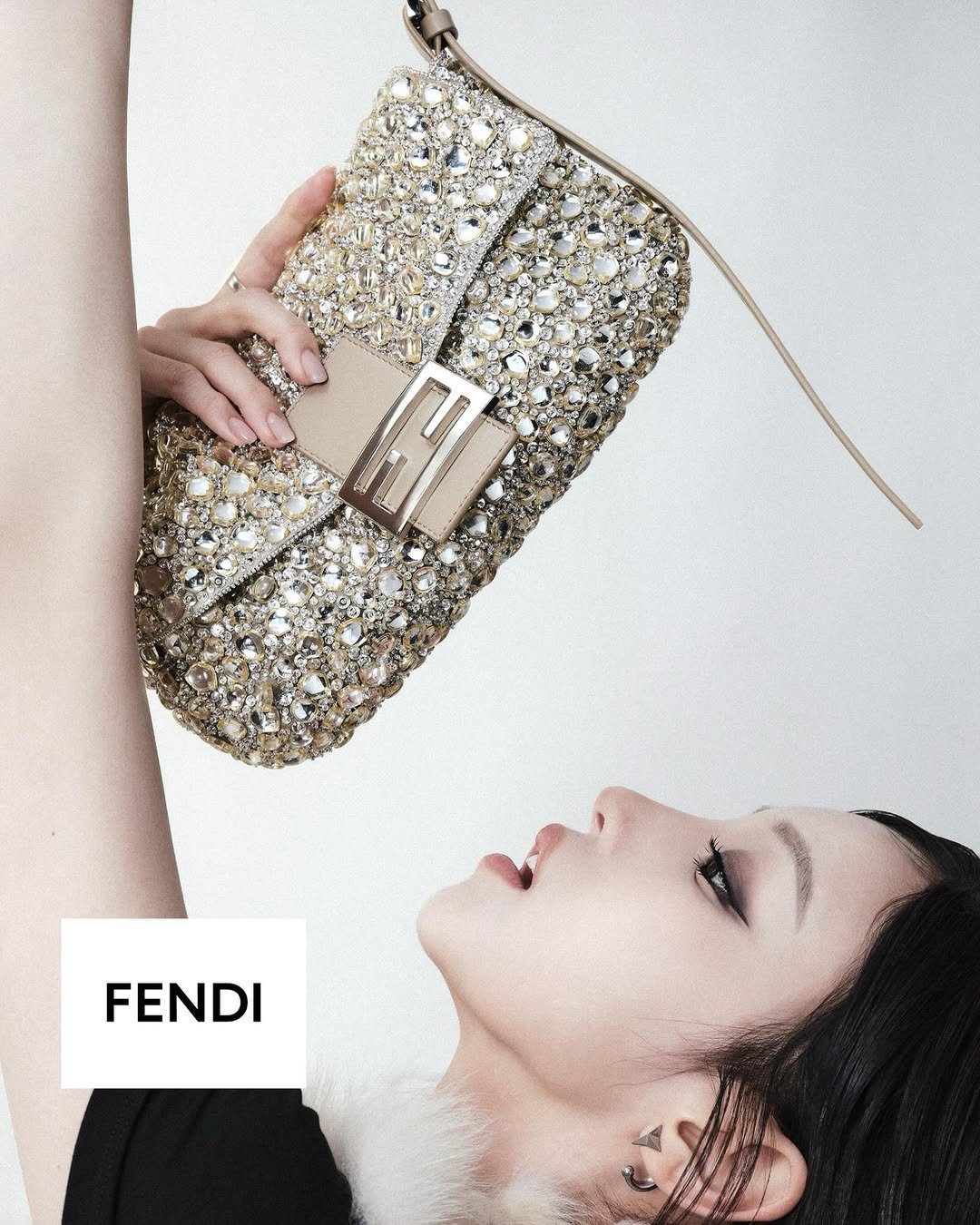 fendi 게시물 이미지: FENDI Ambassador Song Yuqi celebrates the new...