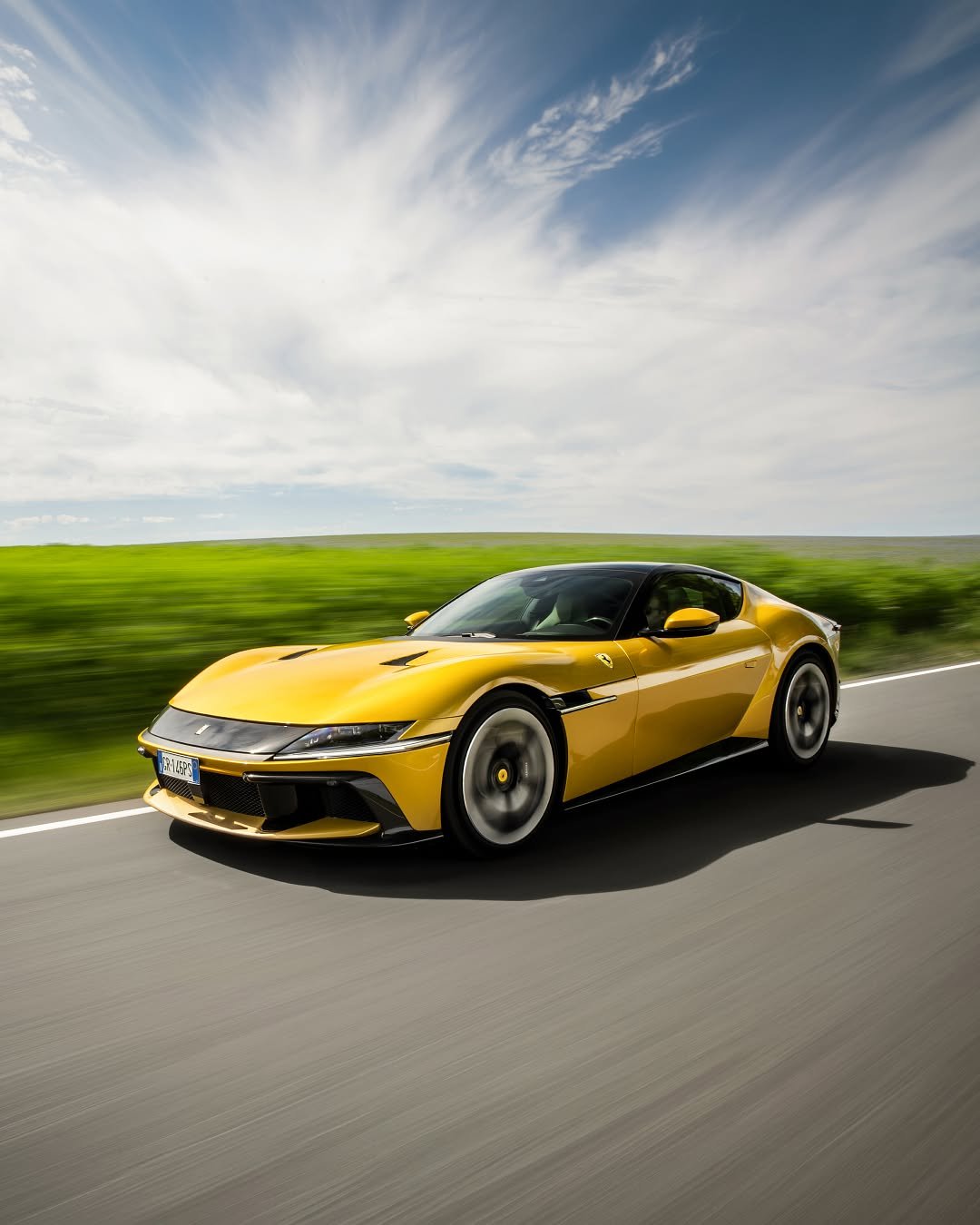 ferrari 게시물 이미지: A 12-cylinder symphony. Seamless lines. An...