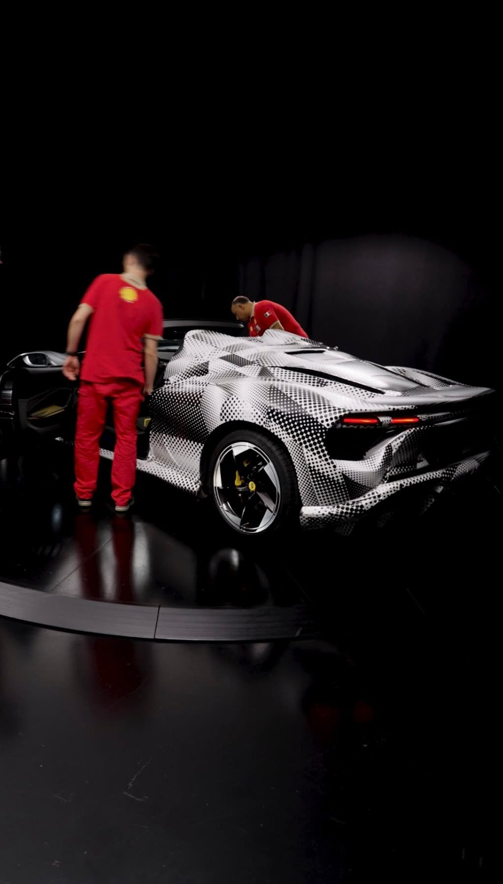 ferrari 게시물 이미지: All it takes is 15 seconds to fall under the...