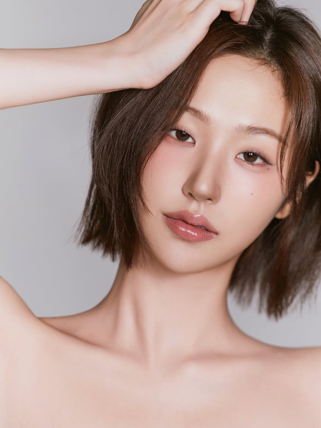 Photo shared by 프리미엄 프로필 사진 전문 | FF STUDIO on February 12, 2026 tagging @donkeyphoto, @yoojaewook__, and @ff__studio_. May be a closeup of one or more people, hair, makeup and text.