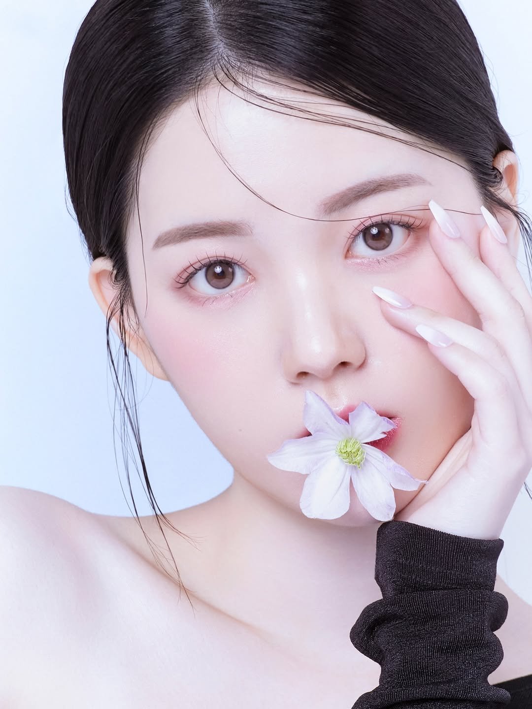 Photo shared by 프리미엄 프로필 사진 전문 | FF STUDIO on February 25, 2026 tagging @donkeyphoto, @yoojaewook__, and @ff__studio_. May be a closeup of one or more people, braids, makeup and text.