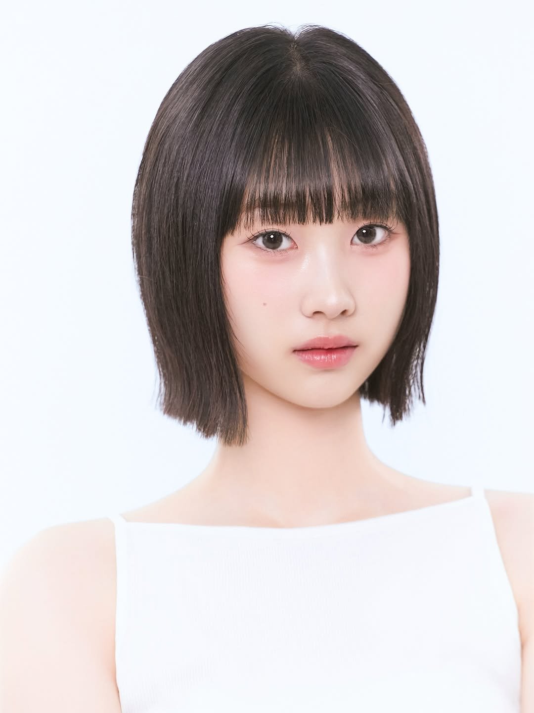 Photo shared by 프로필 사진 전문 | FF STUDIO on October 01, 2025 tagging @donkeyphoto, @yoojaewook__, and @ff__studio_. May be a closeup of one or more people, bangs and text.