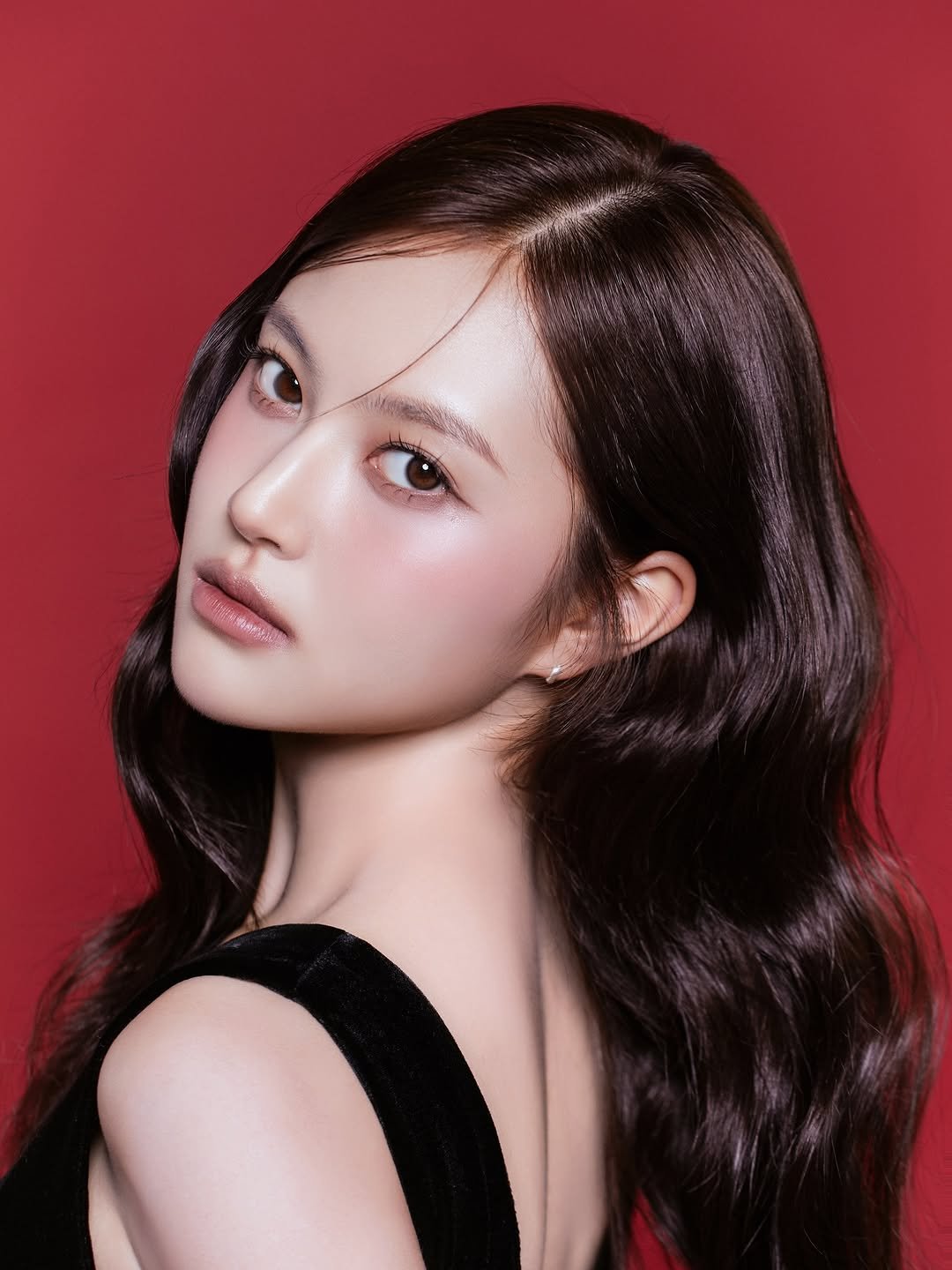 Photo shared by 프로필 사진 전문 | FF STUDIO on December 28, 2025 tagging @donkeyphoto, @yoojaewook__, and @ff__studio_. May be an image of one or more people, braids, makeup and text.