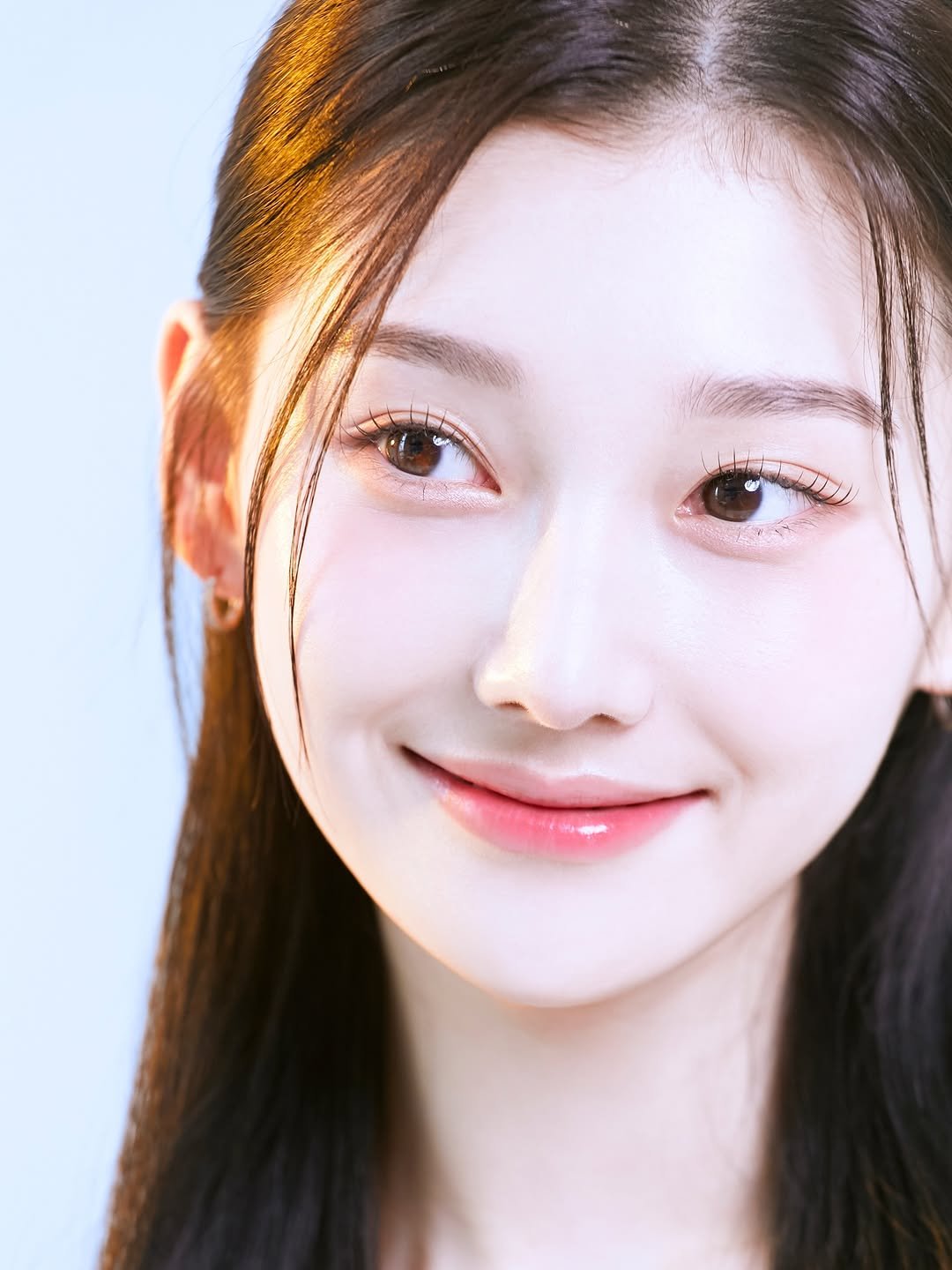 Photo shared by 프리미엄 프로필 사진 전문 | FF STUDIO on February 26, 2026 tagging @donkeyphoto, @yoojaewook__, and @ff__studio_. May be a closeup of one or more people, hair, makeup and text.