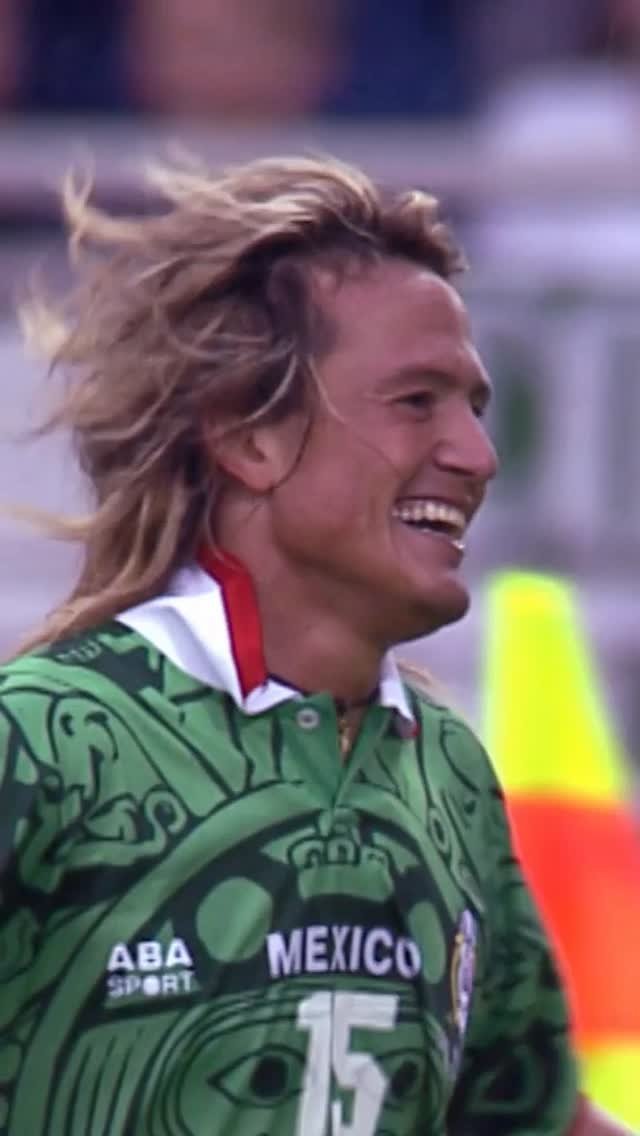 fifaworldcup 게시물 이미지: A #FIFAWorldCup debut double for El Matador ✌️🇲🇽