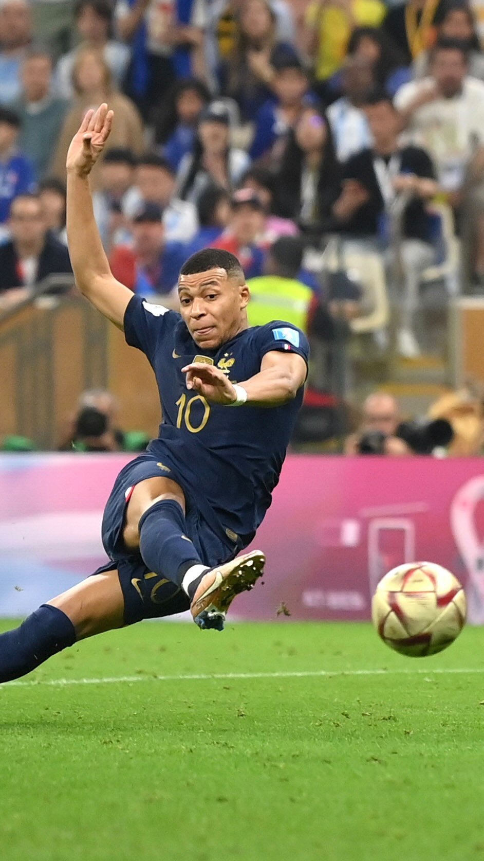fifaworldcup 게시물 이미지: Mbappe 😮‍💨

#FIFAWorldCup